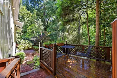 2210 SW Broadway Dr, Portland, OR 97201 - Photo 35