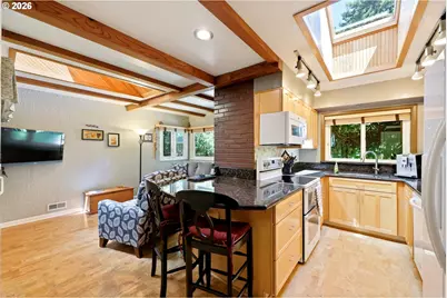 2210 SW Broadway Dr, Portland, OR 97201 - Photo 15