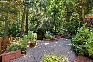 2210 SW Broadway Dr, Portland, OR 97201 - Photo 33
