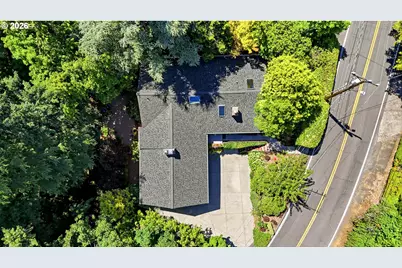 2210 SW Broadway Dr, Portland, OR 97201 - Photo 41