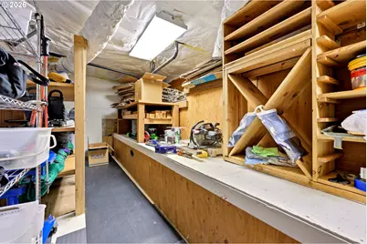 2210 SW Broadway Dr, Portland, OR 97201 - Photo 31