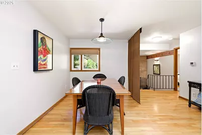 2210 SW Broadway Dr, Portland, OR 97201 - Photo 13