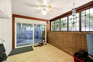 2210 SW Broadway Dr, Portland, OR 97201 - Photo 17