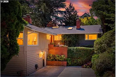 2210 SW Broadway Dr, Portland, OR 97201 - Photo 3