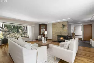 2210 SW Broadway Dr, Portland, OR 97201 - Photo 9