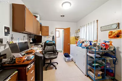 1404 Umpqua Rd, Woodburn, OR 97071 - Photo 15