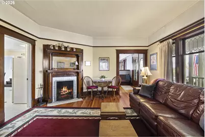 336 Hill St, Silverton, OR 97381 - Photo 9