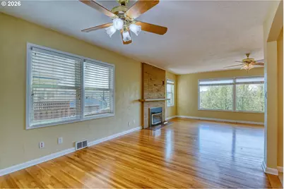 207 NW Ellis Ave, Pendleton, OR 97801 - Photo 9