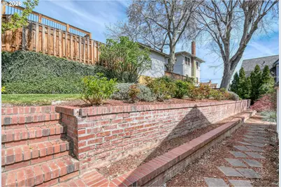 207 NW Ellis Ave, Pendleton, OR 97801 - Photo 43