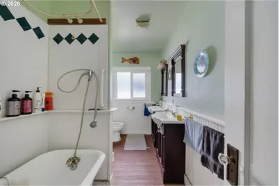 1313 1st St, Tillamook, OR 97141 - Photo 13