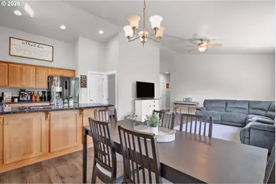 575 Egret Ave, Halsey, OR 97348 - Photo 13