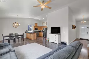 575 Egret Ave, Halsey, OR 97348 - Photo 9