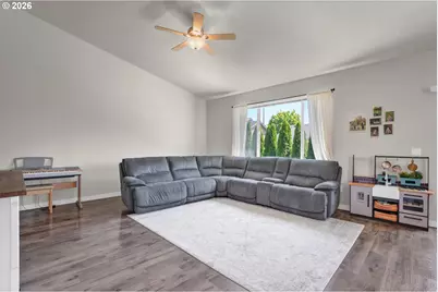 575 Egret Ave, Halsey, OR 97348 - Photo 11