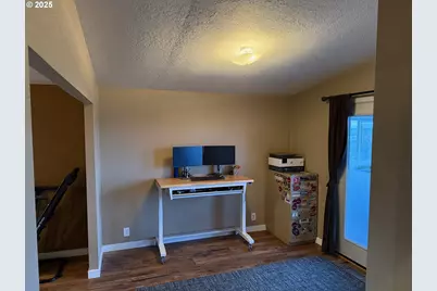 87479 N Star Ln, Christmas Valley, OR 97641 - Photo 9