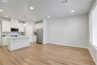 12021 SE 5th St, Vancouver, WA 98683 - Photo 9