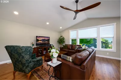 2804 NW Daysha Dr, Roseburg, OR 97471 - Photo 11