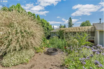 8025 SW Schiller Rd, Portland, OR 97225 - Photo 47