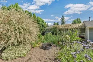 8025 SW Schiller Rd, Portland, OR 97225 - Photo 47