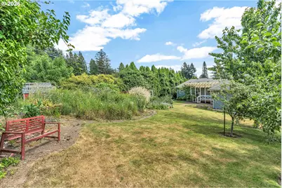8025 SW Schiller Rd, Portland, OR 97225 - Photo 43