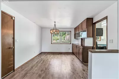 8025 SW Schiller Rd, Portland, OR 97225 - Photo 9