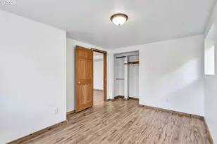 8025 SW Schiller Rd, Portland, OR 97225 - Photo 37