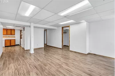 8025 SW Schiller Rd, Portland, OR 97225 - Photo 31