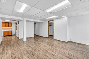 8025 SW Schiller Rd, Portland, OR 97225 - Photo 31