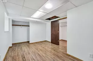 8025 SW Schiller Rd, Portland, OR 97225 - Photo 35