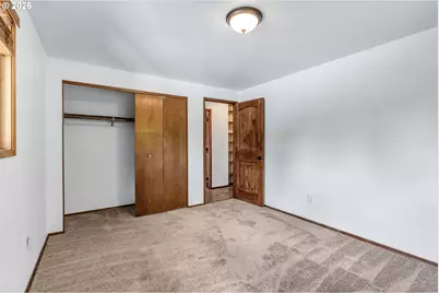 8025 SW Schiller Rd, Portland, OR 97225 - Photo 23