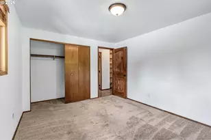 8025 SW Schiller Rd, Portland, OR 97225 - Photo 23