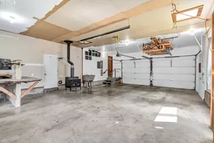8025 SW Schiller Rd, Portland, OR 97225 - Photo 39