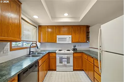 79 Rockridge Dr, Eugene, OR 97405 - Photo 13