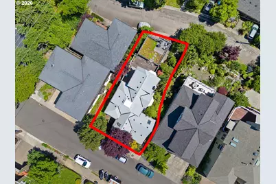 7608 S Hood Ave, Portland, OR 97219 - Photo 5