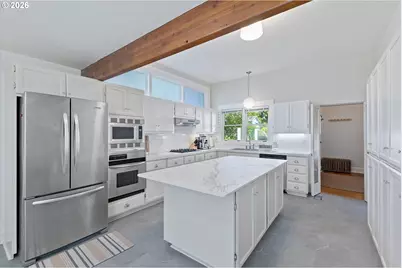 7608 S Hood Ave, Portland, OR 97219 - Photo 11