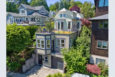 7608 S Hood Ave, Portland, OR 97219 - Photo 1