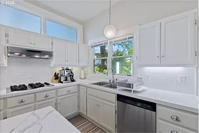 7608 S Hood Ave, Portland, OR 97219 - Photo 13