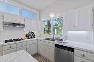 7608 S Hood Ave, Portland, OR 97219 - Photo 13