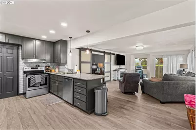 4033 Hanna St, Roseburg, OR 97471 - Photo 9