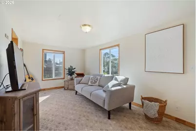 138 N Dolphin St, Rockaway Beach, OR 97136 - Photo 5