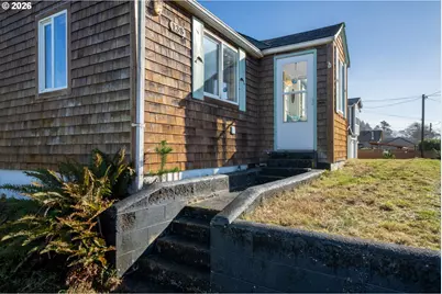 138 N Dolphin St, Rockaway Beach, OR 97136 - Photo 3