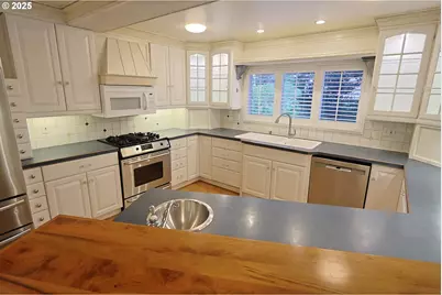 1149 Juniper Ave, Coos Bay, OR 97420 - Photo 15