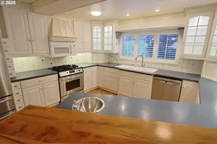 1149 Juniper Ave, Coos Bay, OR 97420 - Photo 15