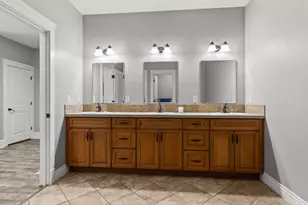 8755 SE Kingswood Way, Damascus, OR 97089 - Photo 31
