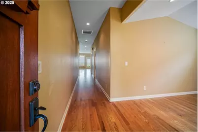 736 SE Saint Andrews Ln, Dallas, OR 97338 - Photo 5