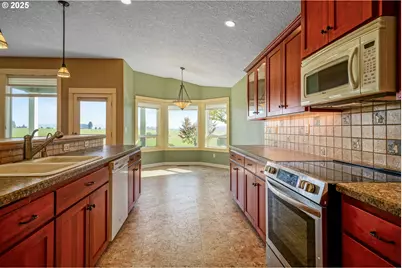 736 SE Saint Andrews Ln, Dallas, OR 97338 - Photo 23