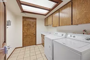 15625 NE Fargo Ct, Portland, OR 97230 - Photo 21