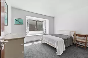 15625 NE Fargo Ct, Portland, OR 97230 - Photo 23