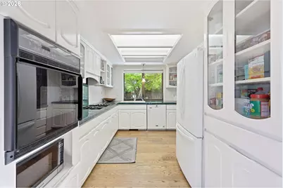 15625 NE Fargo Ct, Portland, OR 97230 - Photo 13