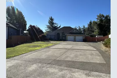 251 Martha Dr, Winchester, OR 97495 - Photo 3