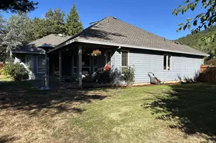 251 Martha Dr, Winchester, OR 97495 - Photo 35